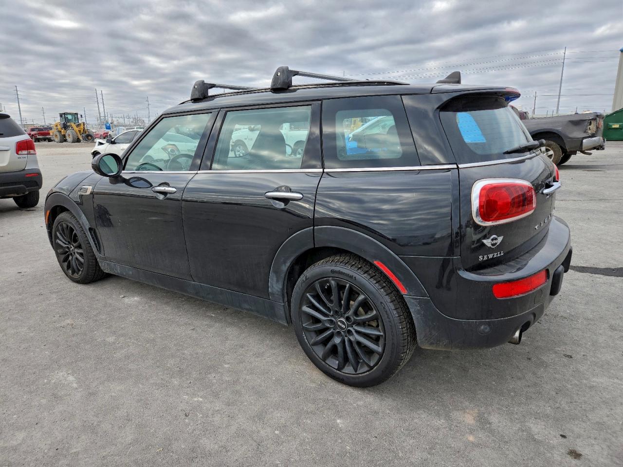 2017 MINI COOPER CLUBMAN photo 3