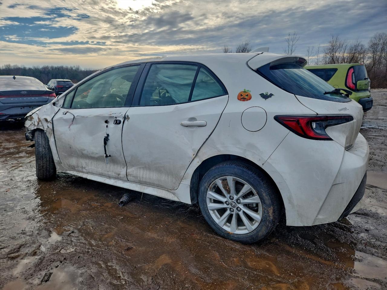 2023 TOYOTA COROLLA SE photo 3