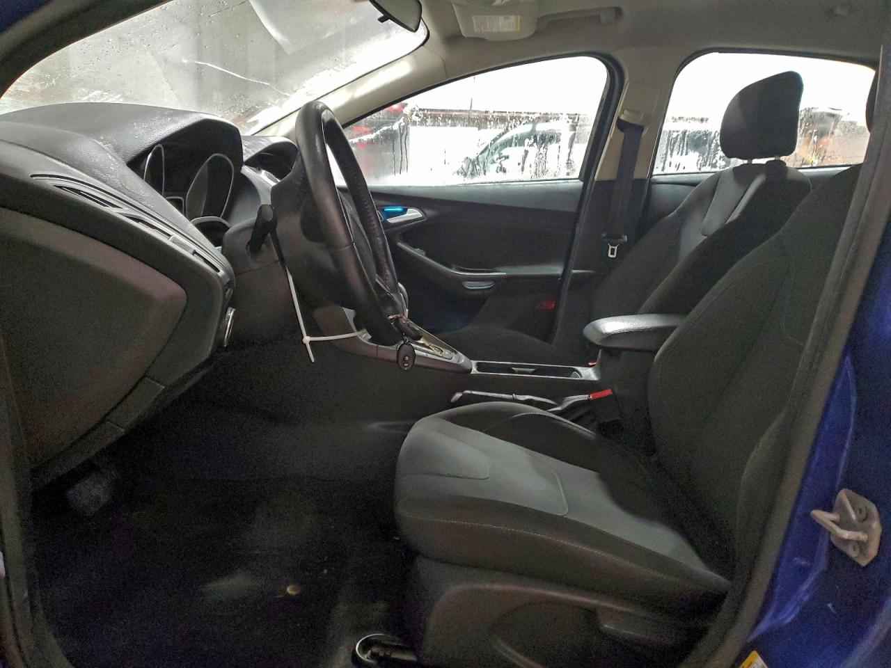 2015 FORD FOCUS SE photo 7
