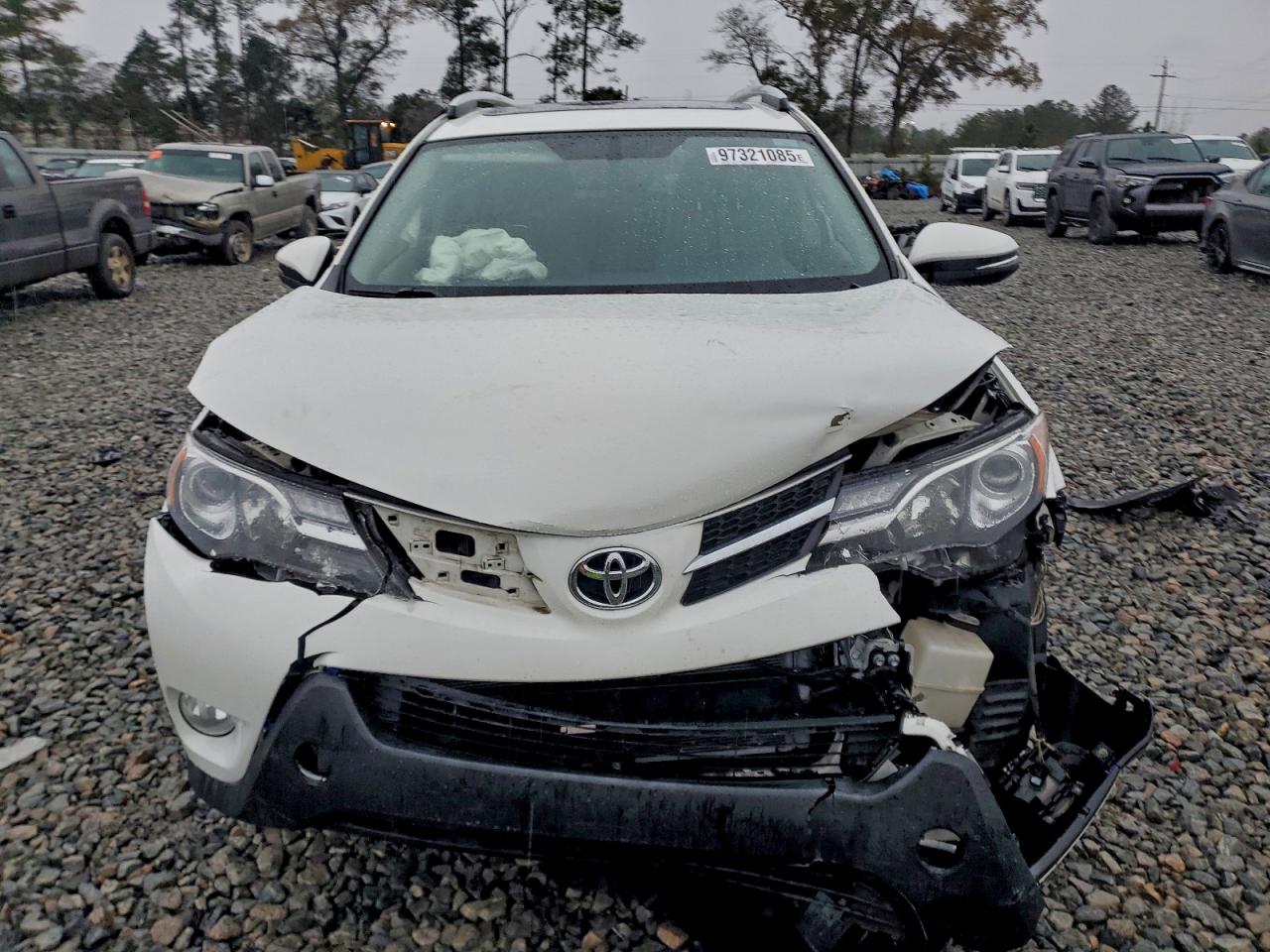 2013 TOYOTA RAV4 XLE photo 5
