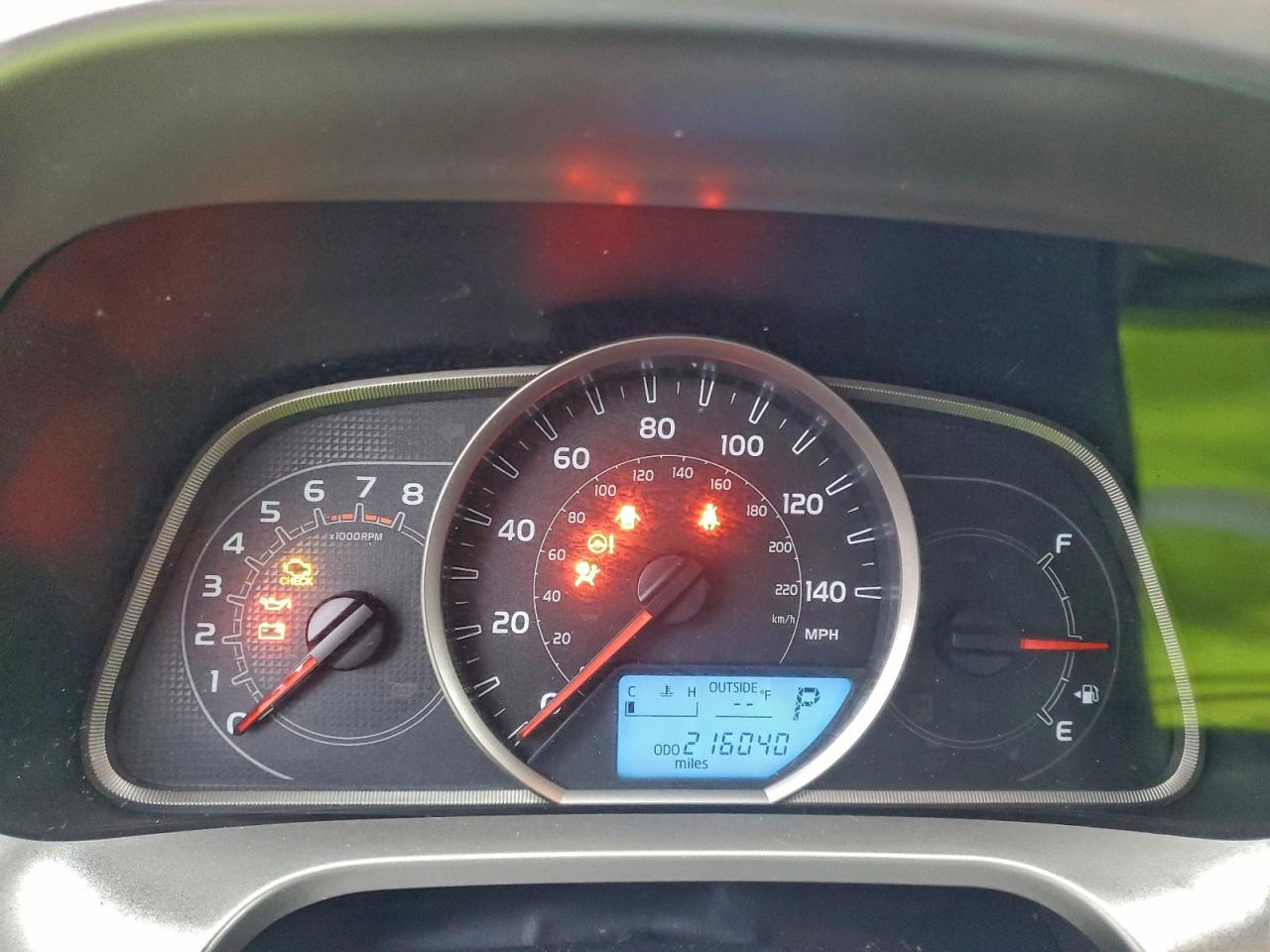 2013 TOYOTA RAV4 XLE photo 9