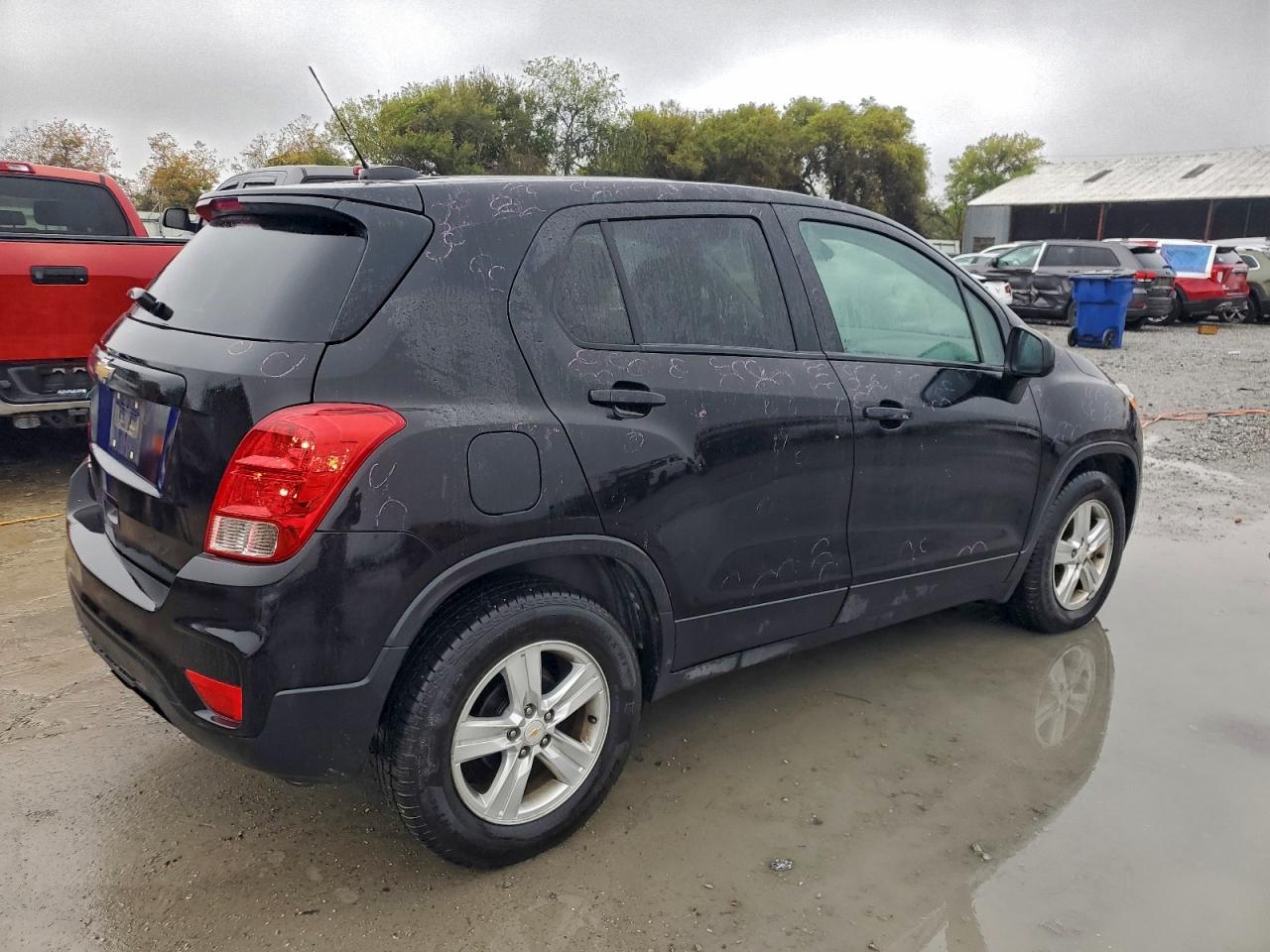 2021 CHEVROLET TRAX LS photo 3