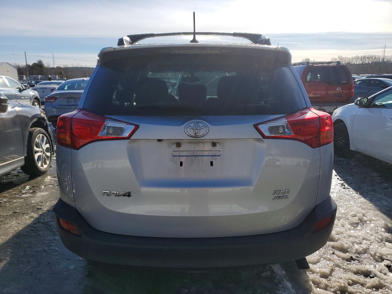 2015 TOYOTA RAV4 XLE photo 6