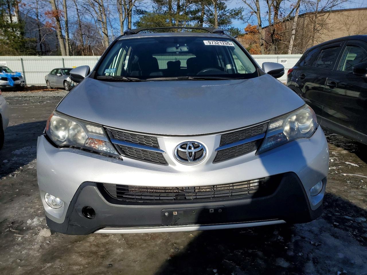 2015 TOYOTA RAV4 XLE photo 5