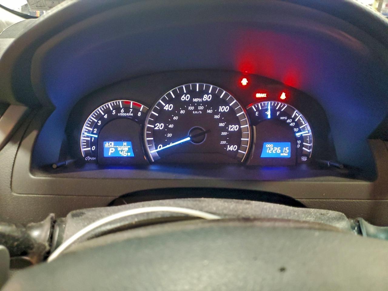 2014 TOYOTA CAMRY L photo 9