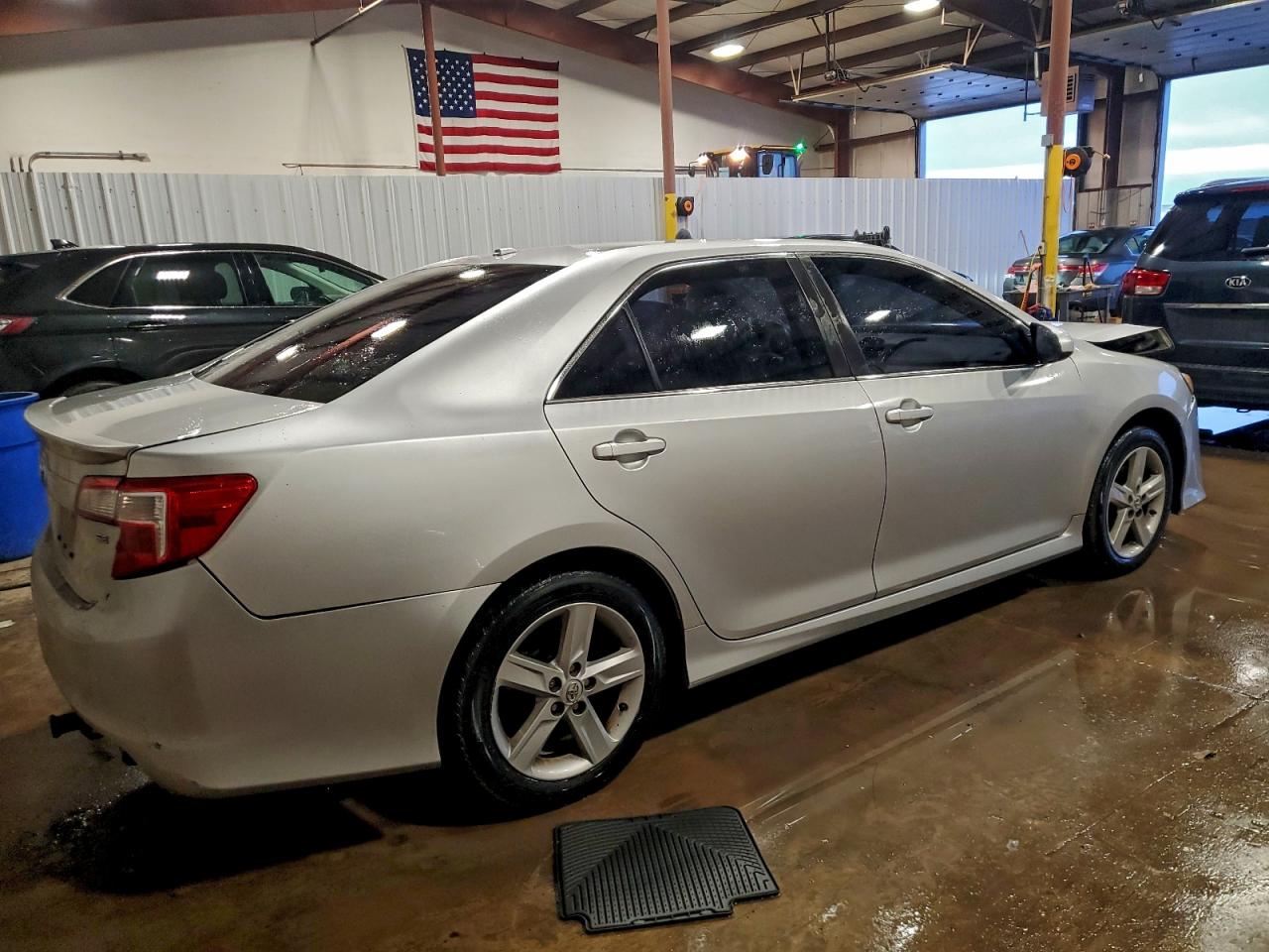 2014 TOYOTA CAMRY L photo 3