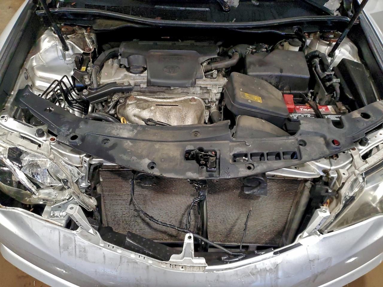 2014 TOYOTA CAMRY L photo 11