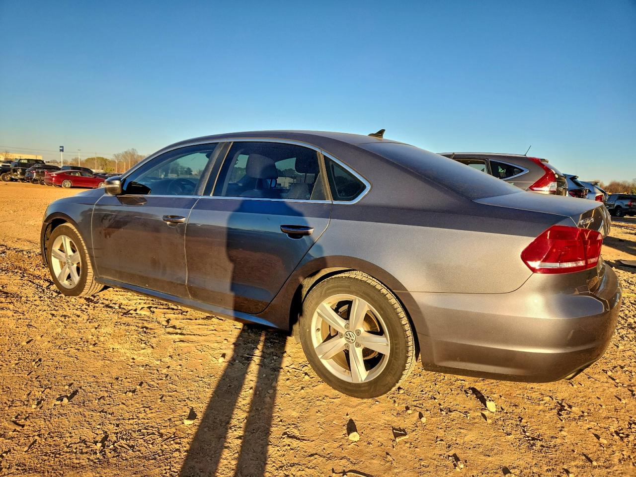 2015 VOLKSWAGEN PASSAT S photo 2