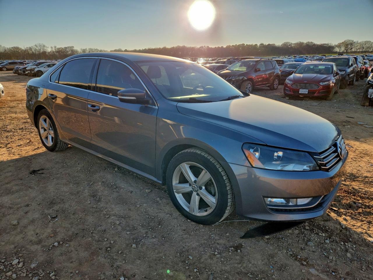 2015 VOLKSWAGEN PASSAT S photo 4