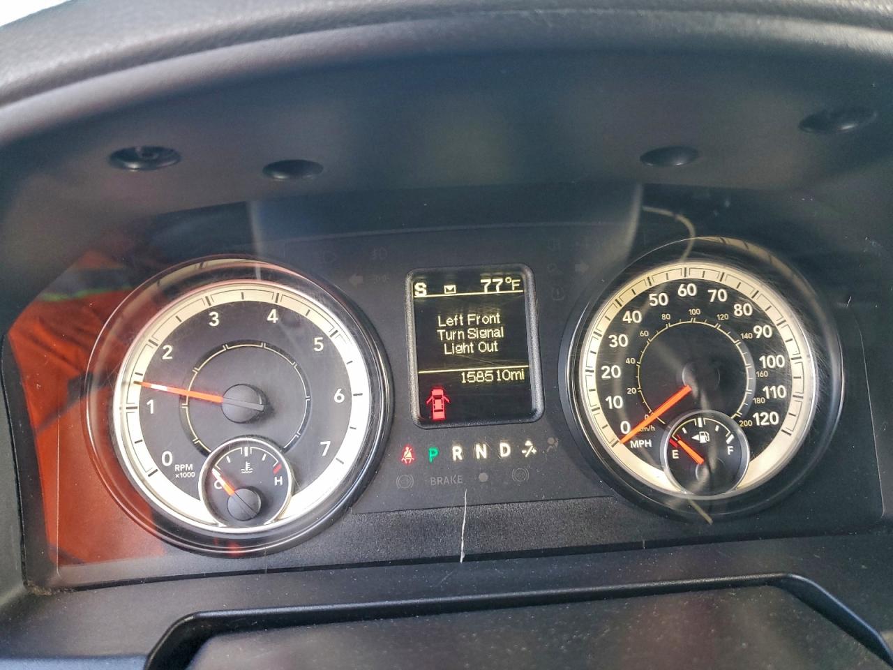 2016 RAM 1500 SLT photo 9