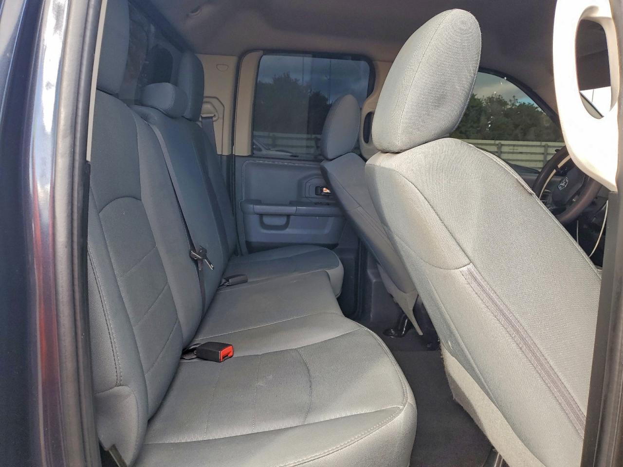 2016 RAM 1500 SLT photo 10