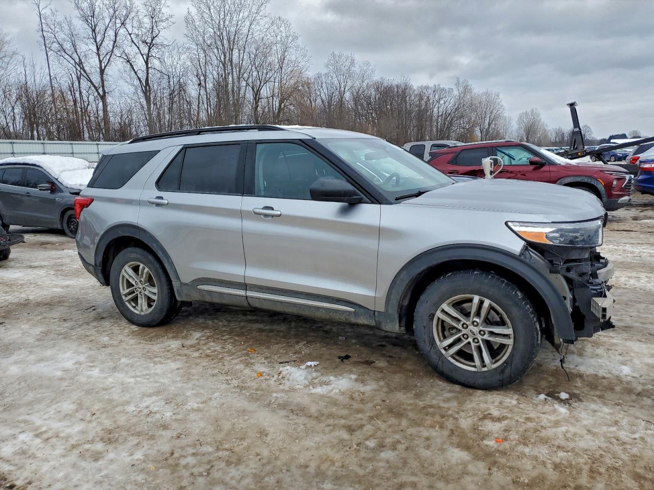 2021 FORD EXPLORER XLT photo 6