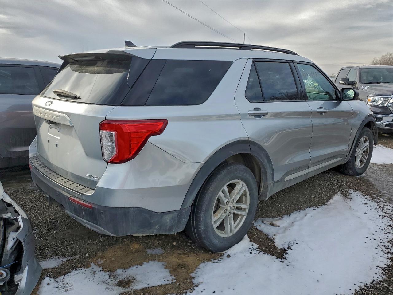 2021 FORD EXPLORER XLT photo 4