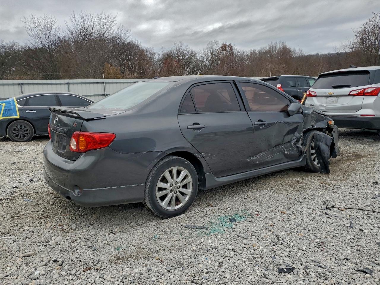 2010 TOYOTA COROLLA BASE photo 3