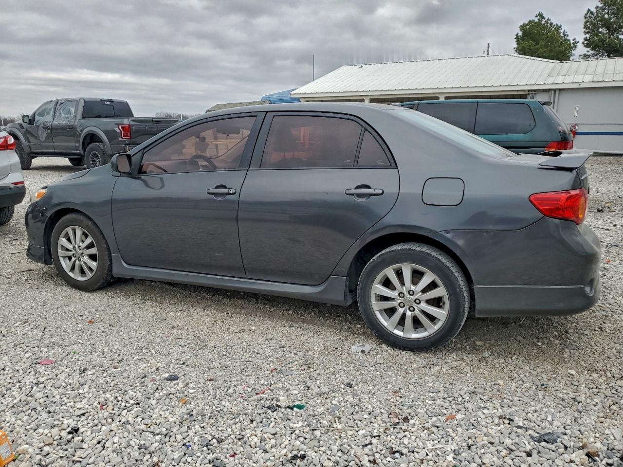 2010 TOYOTA COROLLA BASE photo 2