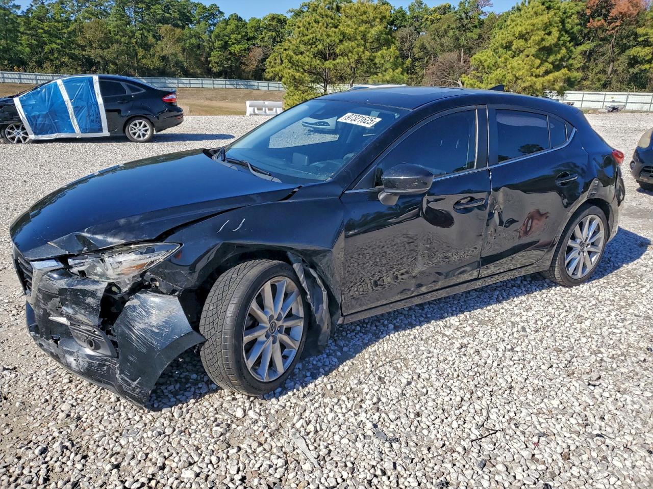 2017 MAZDA 3
