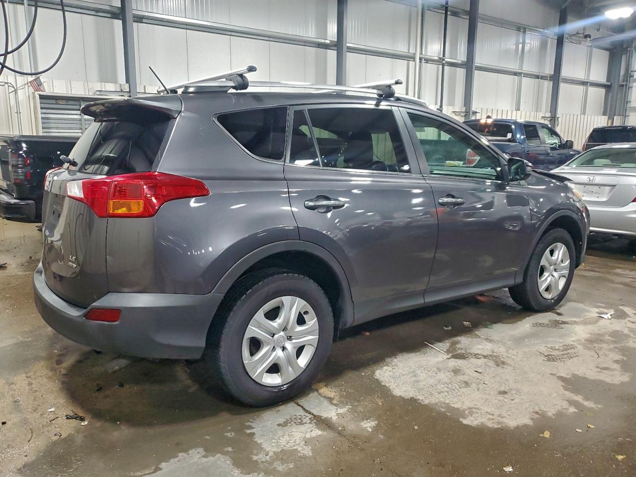 2013 TOYOTA RAV4 LE photo 5
