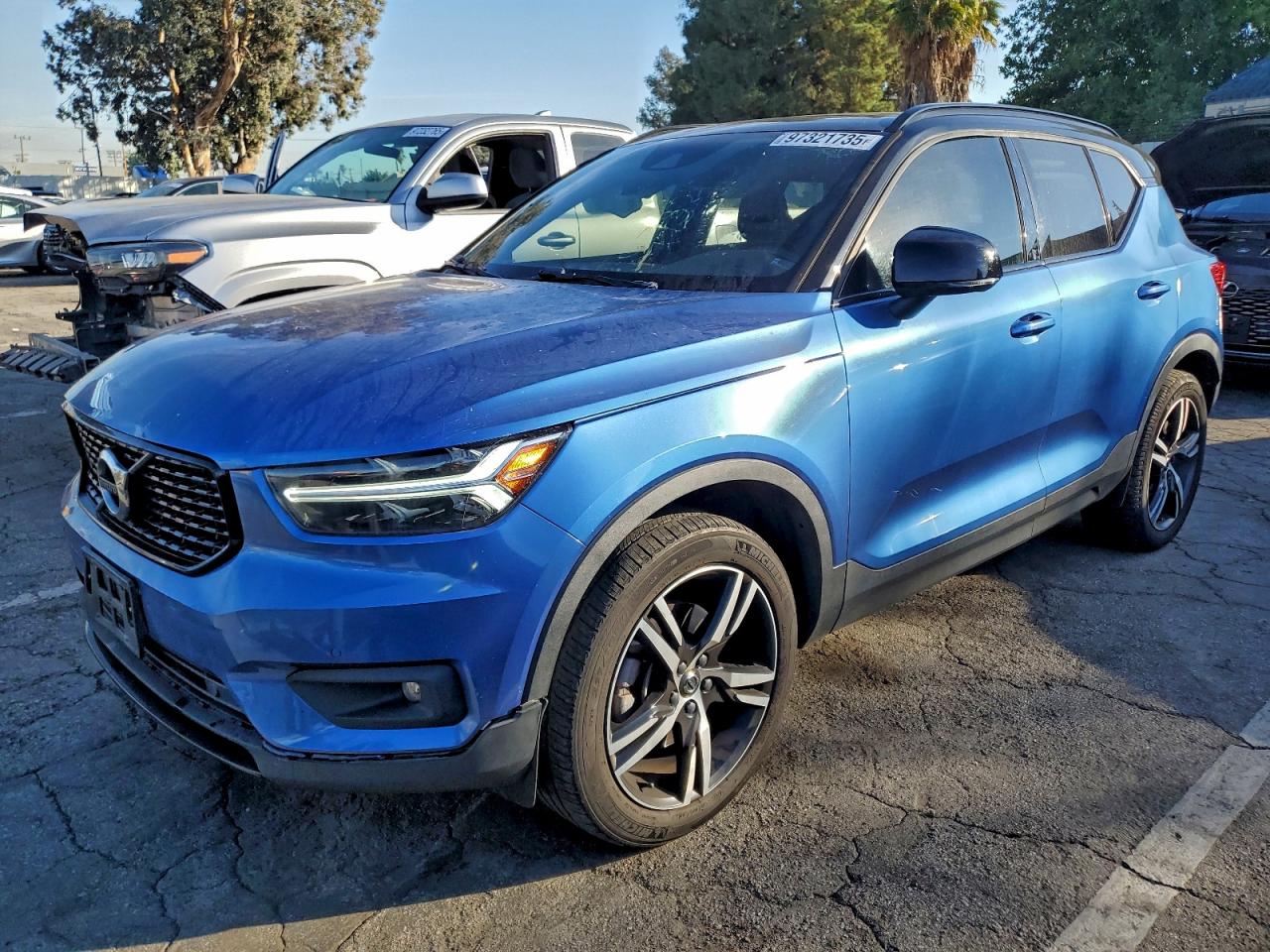 2020 VOLVO XC40