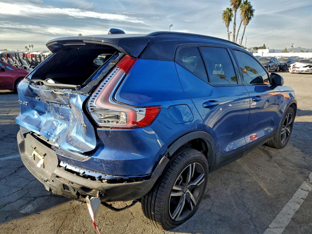 2020 VOLVO XC40 T5 R-DESIGN photo 7