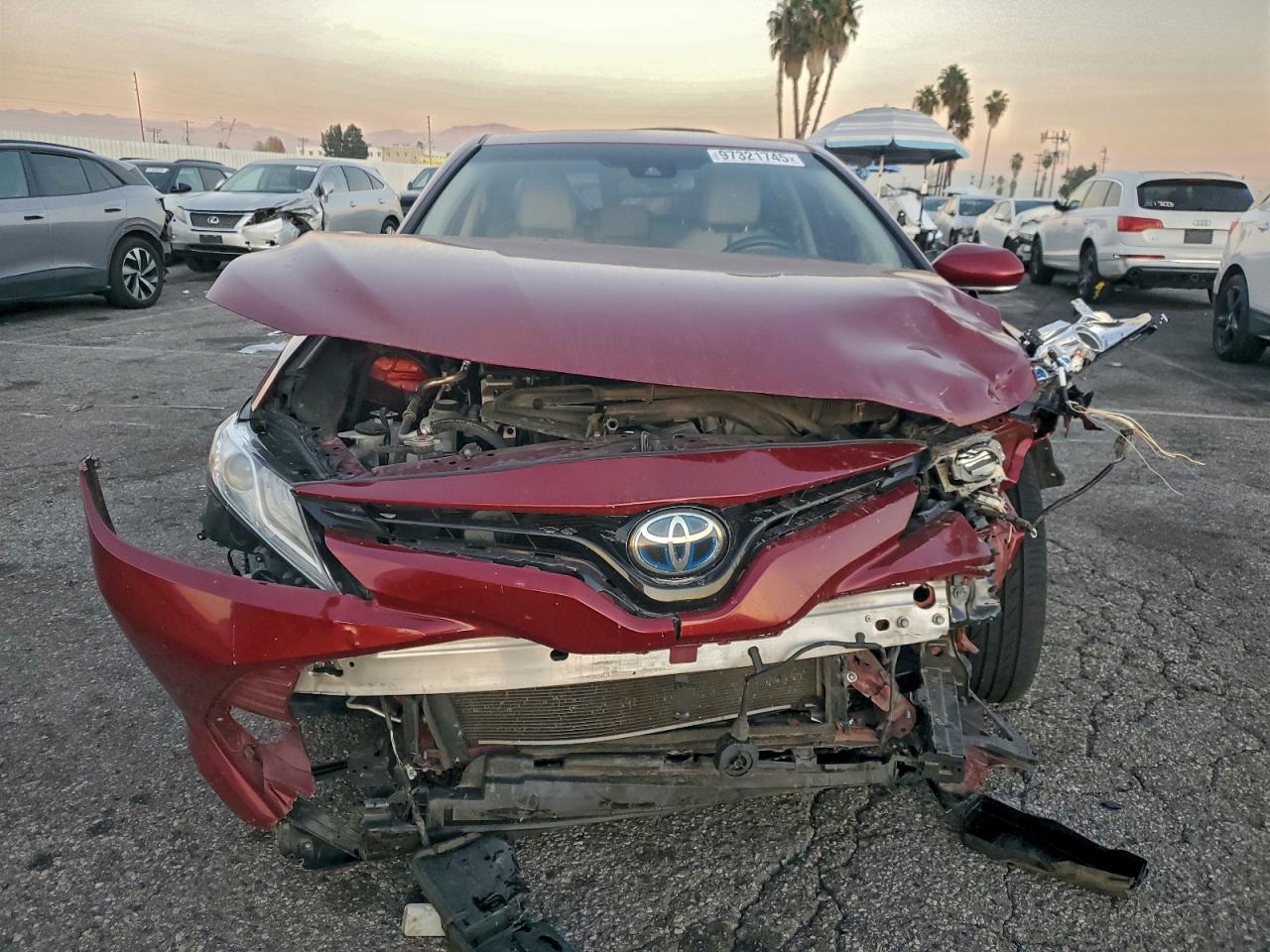 2020 TOYOTA CAMRY XLE photo 5