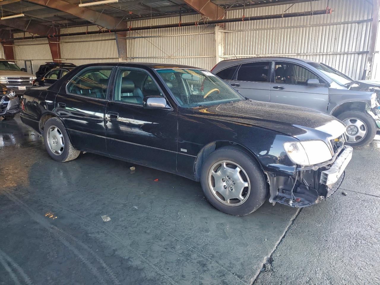2000 LEXUS LS 400 photo 4