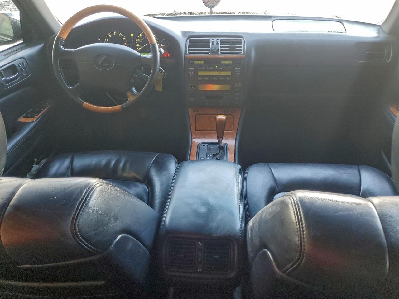 2000 LEXUS LS 400 photo 8