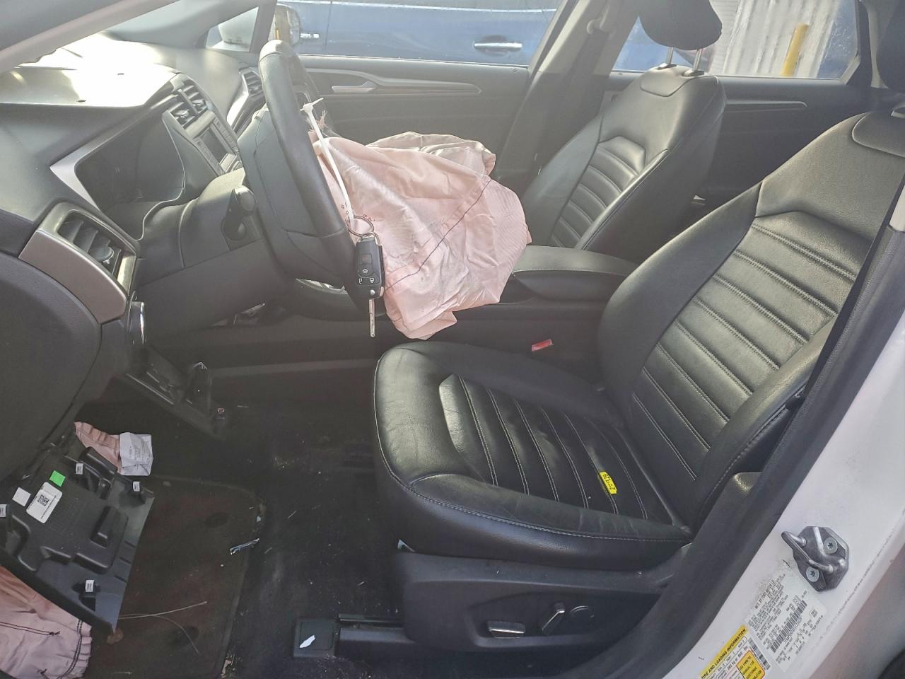 2015 FORD FUSION SE photo 13