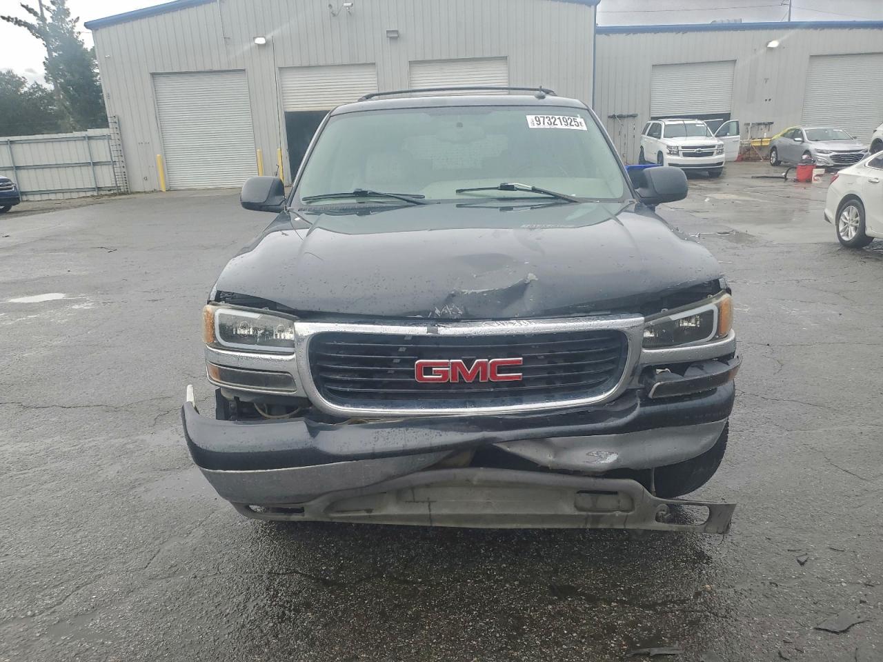 2005 GMC YUKON XL C1500 photo 5