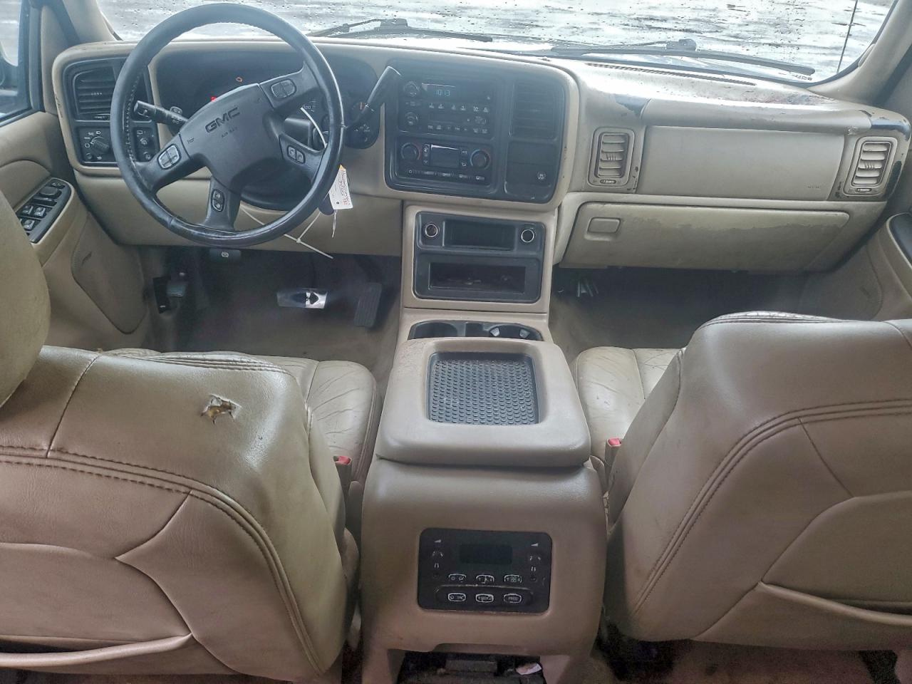 2005 GMC YUKON XL C1500 photo 8
