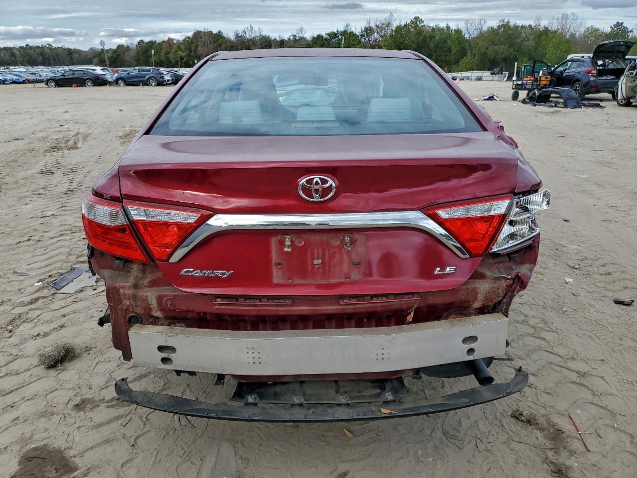 2015 TOYOTA CAMRY LE photo 6
