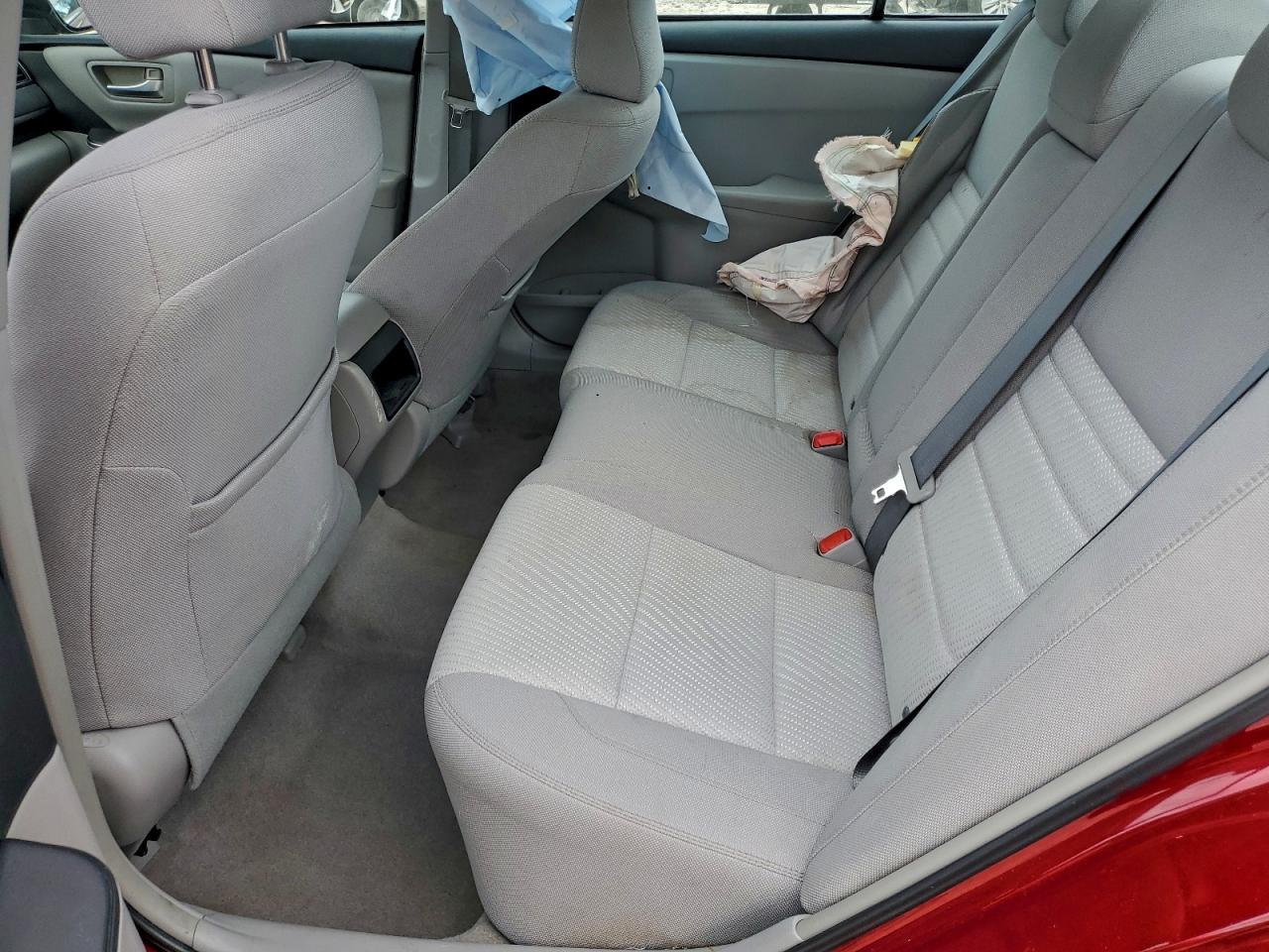2015 TOYOTA CAMRY LE photo 10