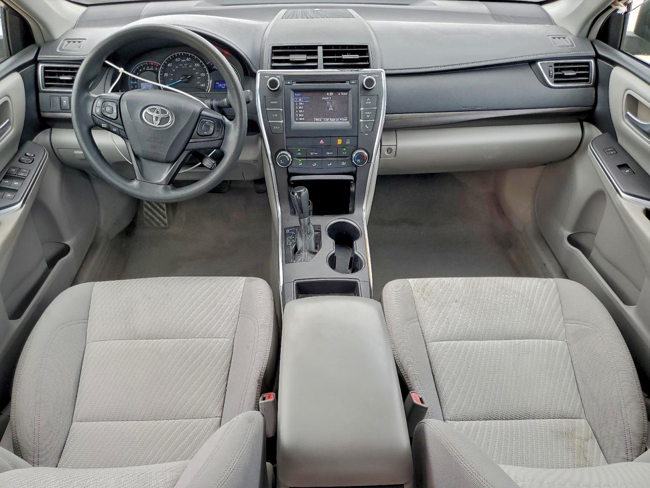 2015 TOYOTA CAMRY LE photo 8