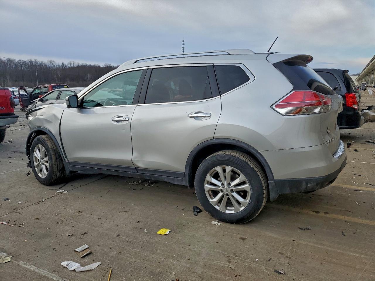 2016 NISSAN ROGUE S photo 2