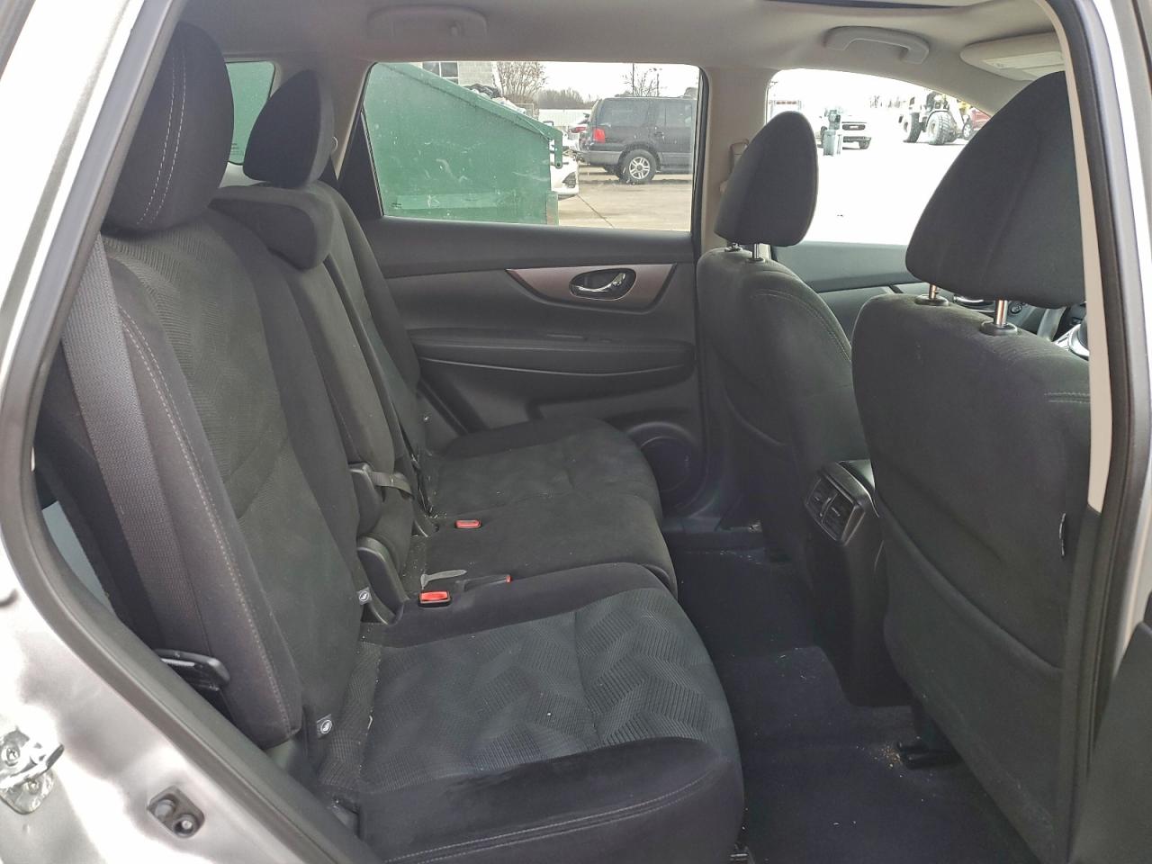 2016 NISSAN ROGUE S photo 11