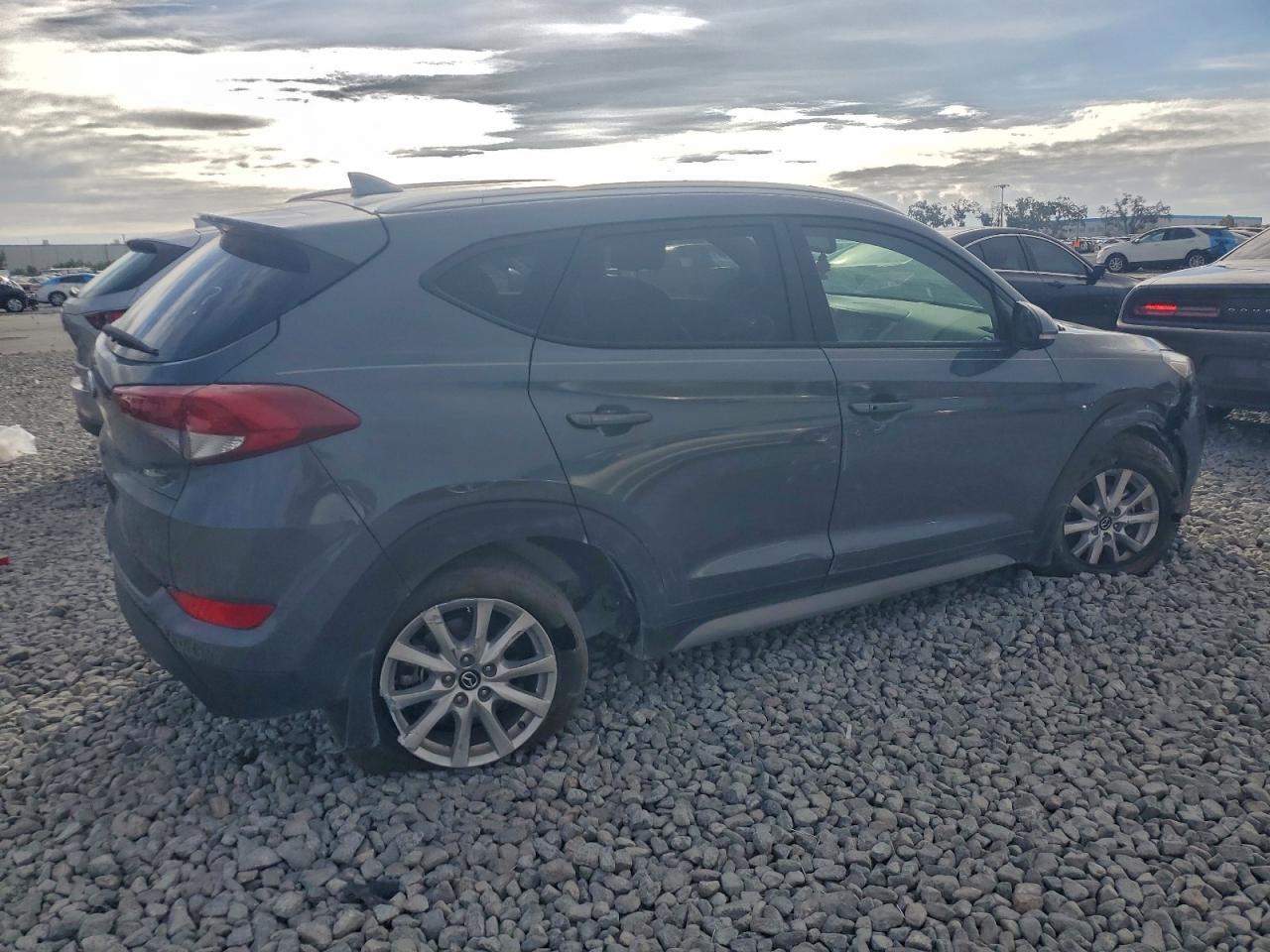 2017 HYUNDAI TUCSON LIMITED photo 5