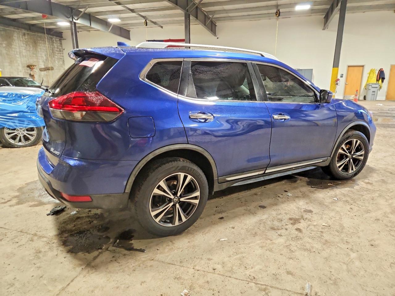 2018 NISSAN ROGUE S photo 5