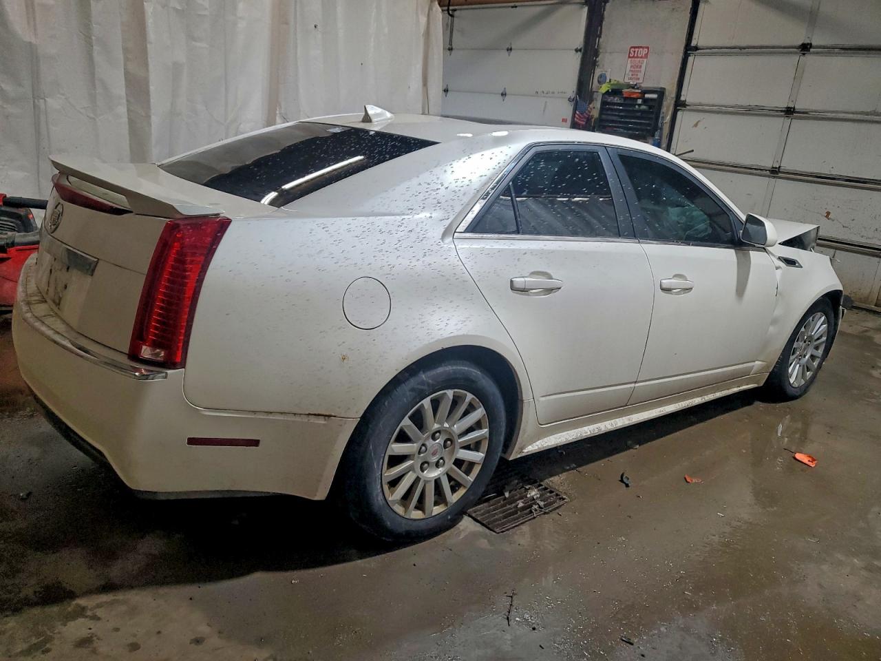 2011 CADILLAC CTS LUXURY COLLECTION photo 3