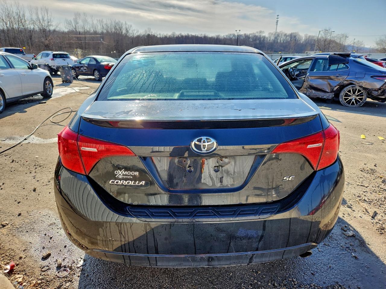 2018 TOYOTA COROLLA L photo 6