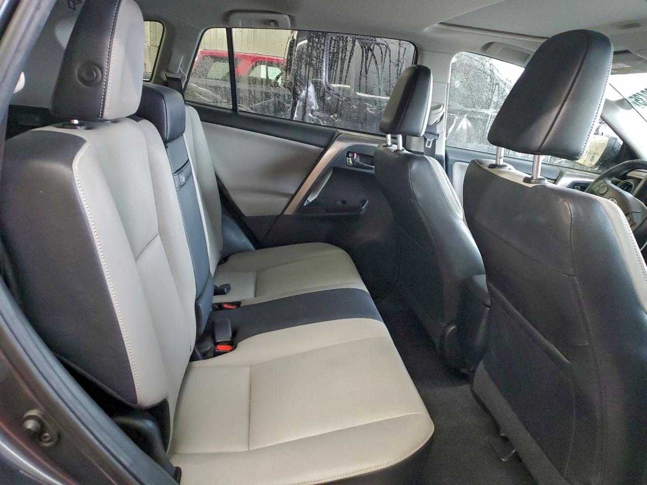 2017 TOYOTA RAV4 HV LIMITED photo 11