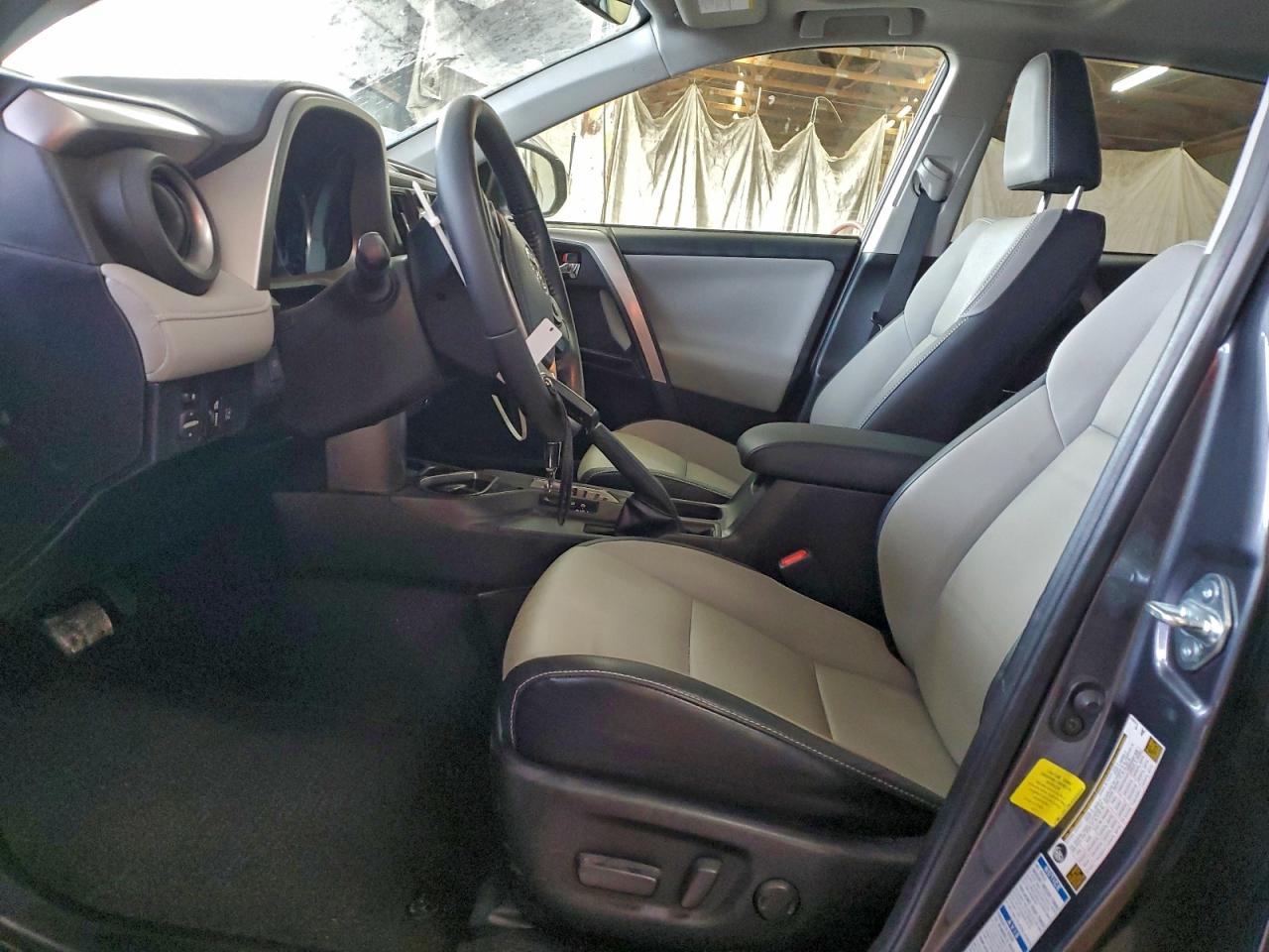 2017 TOYOTA RAV4 HV LIMITED photo 7