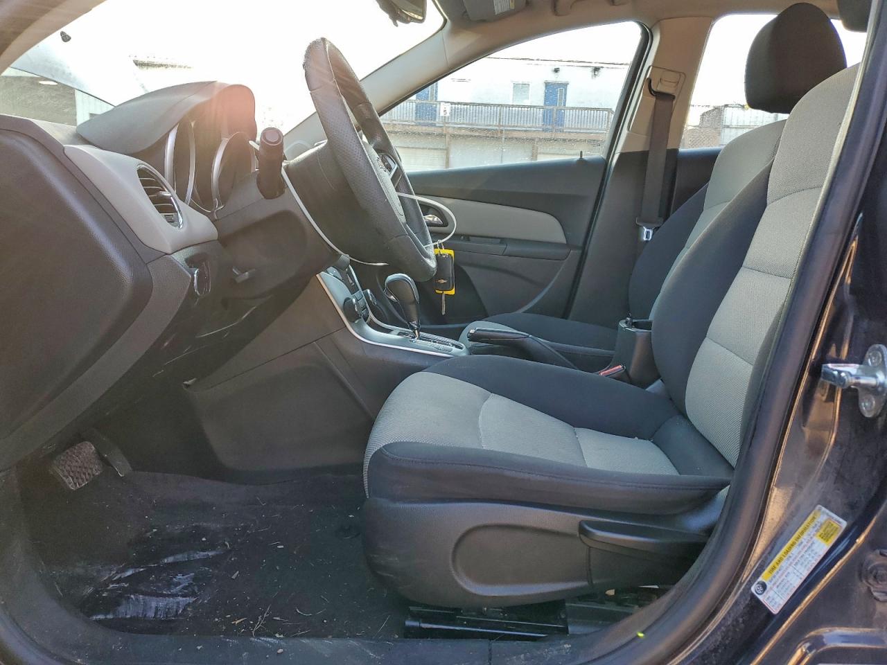 2015 CHEVROLET CRUZE LS photo 13