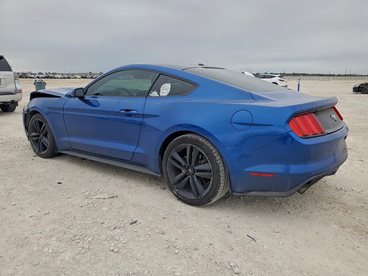 2017 FORD MUSTANG photo 2