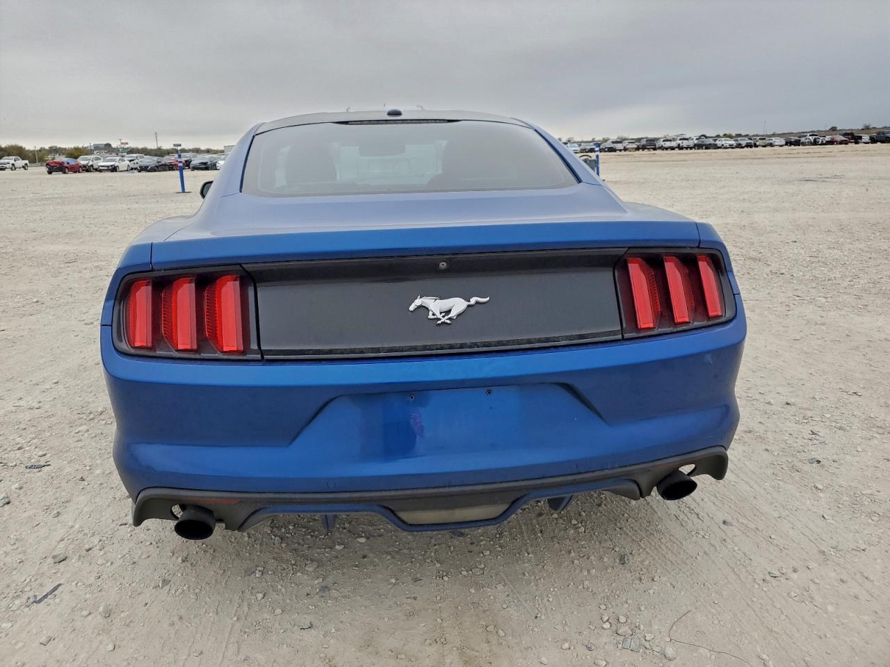 2017 FORD MUSTANG photo 6