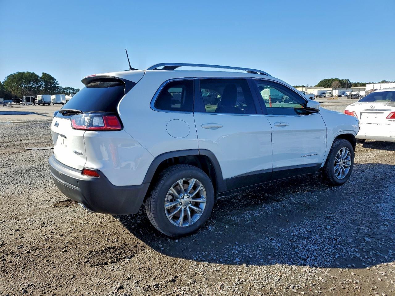 2021 JEEP CHEROKEE LATITUDE LUX photo 3