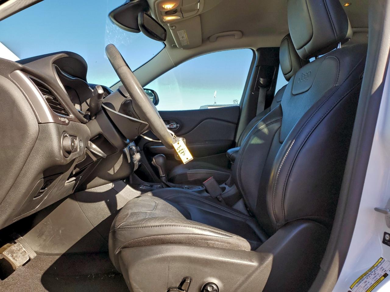 2021 JEEP CHEROKEE LATITUDE LUX photo 7