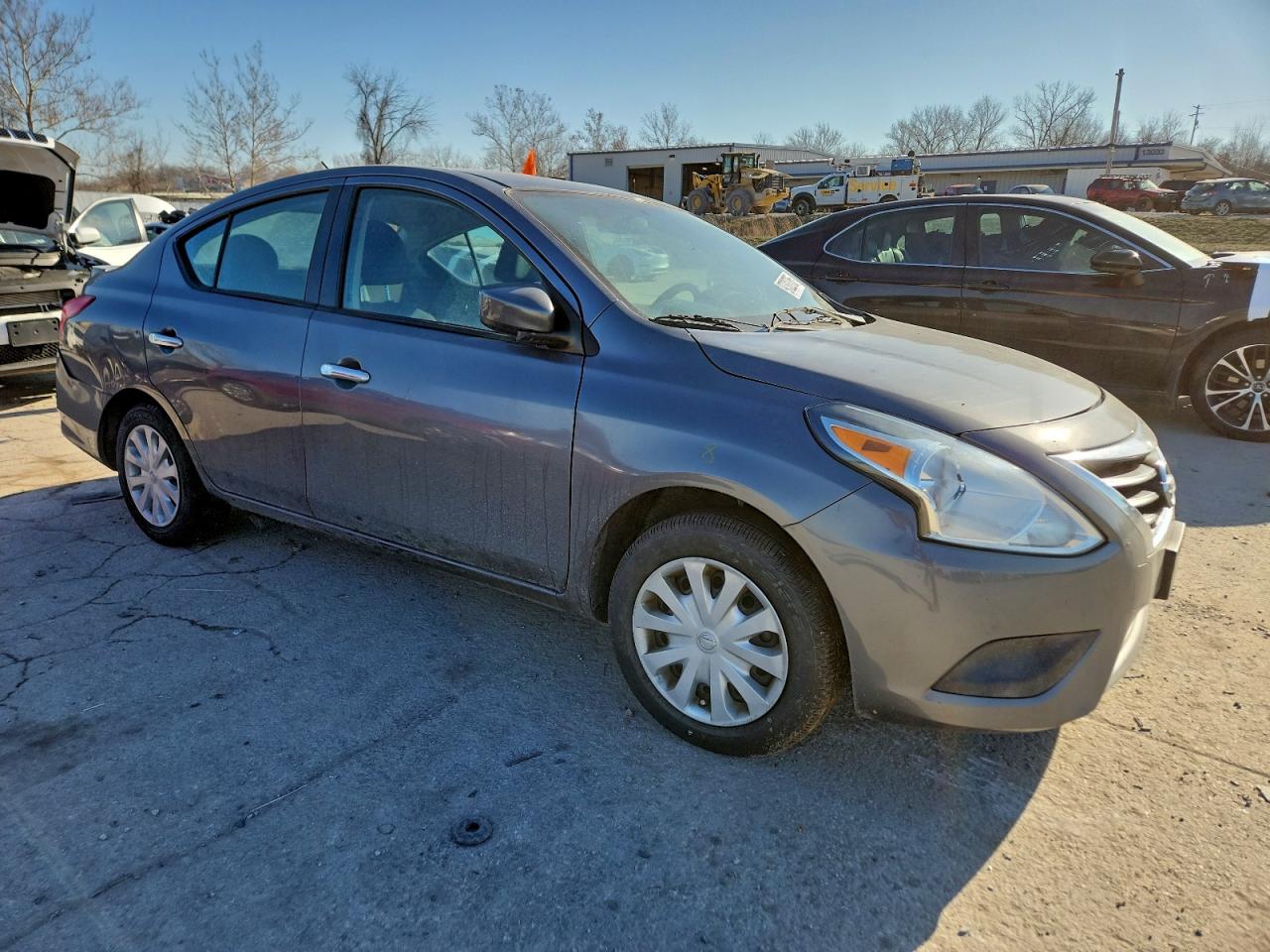 2019 NISSAN VERSA S photo 4