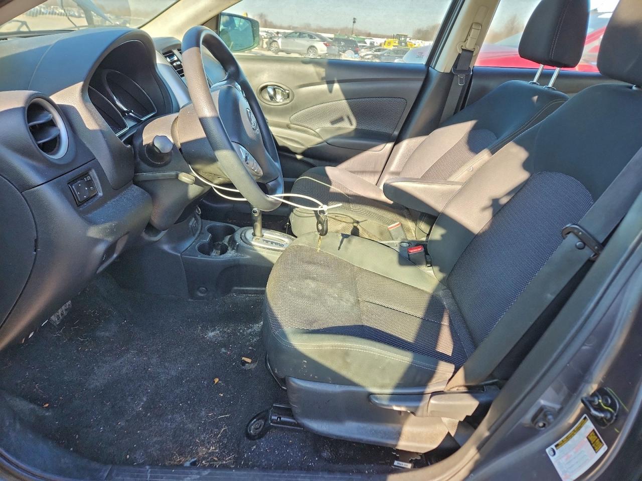 2019 NISSAN VERSA S photo 7