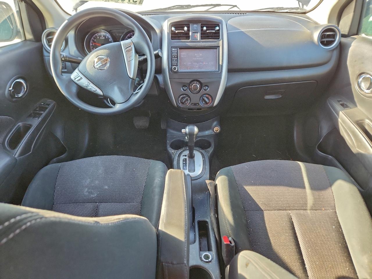 2019 NISSAN VERSA S photo 8