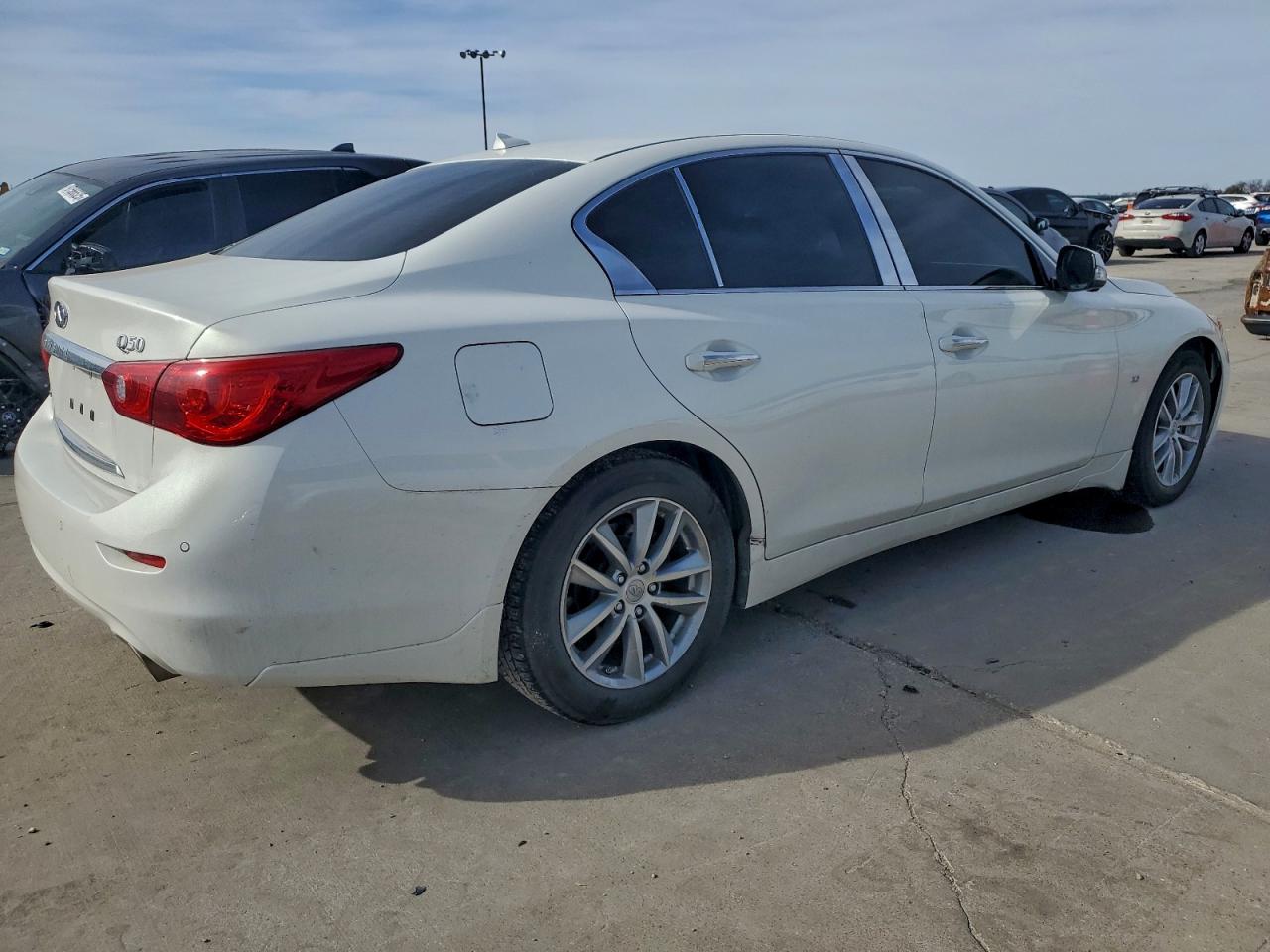 2015 INFINITI Q50 BASE photo 3