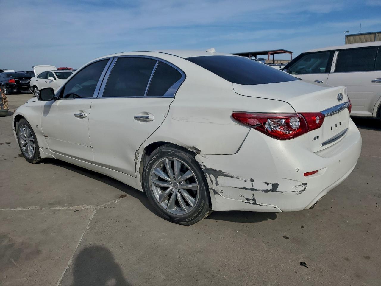 2015 INFINITI Q50 BASE photo 2